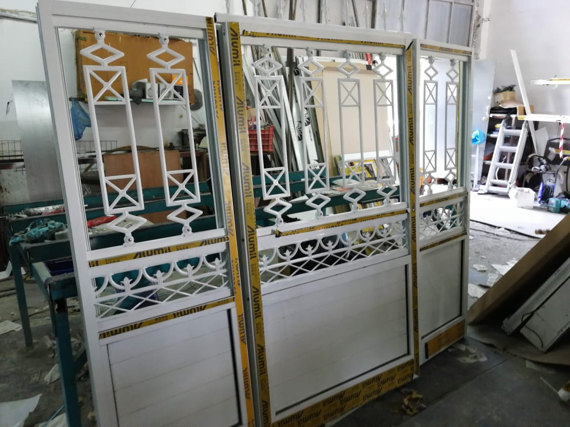 Εργαστήριο κατασκευής κουφωμάτων Alumil